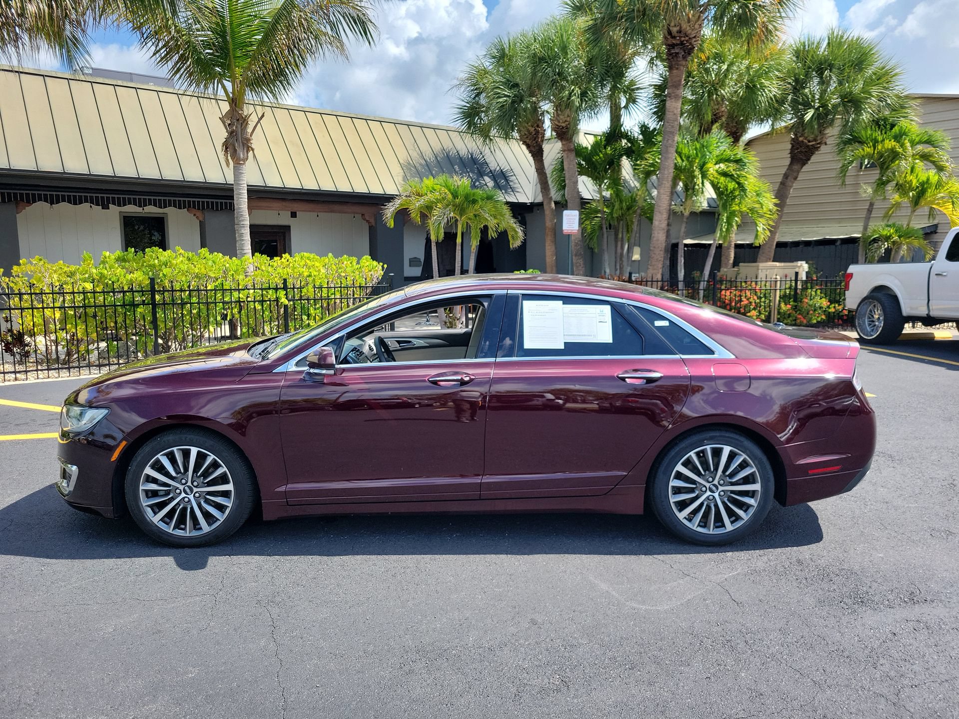 Used 2018 Lincoln MKZ Premiere FWD image 9