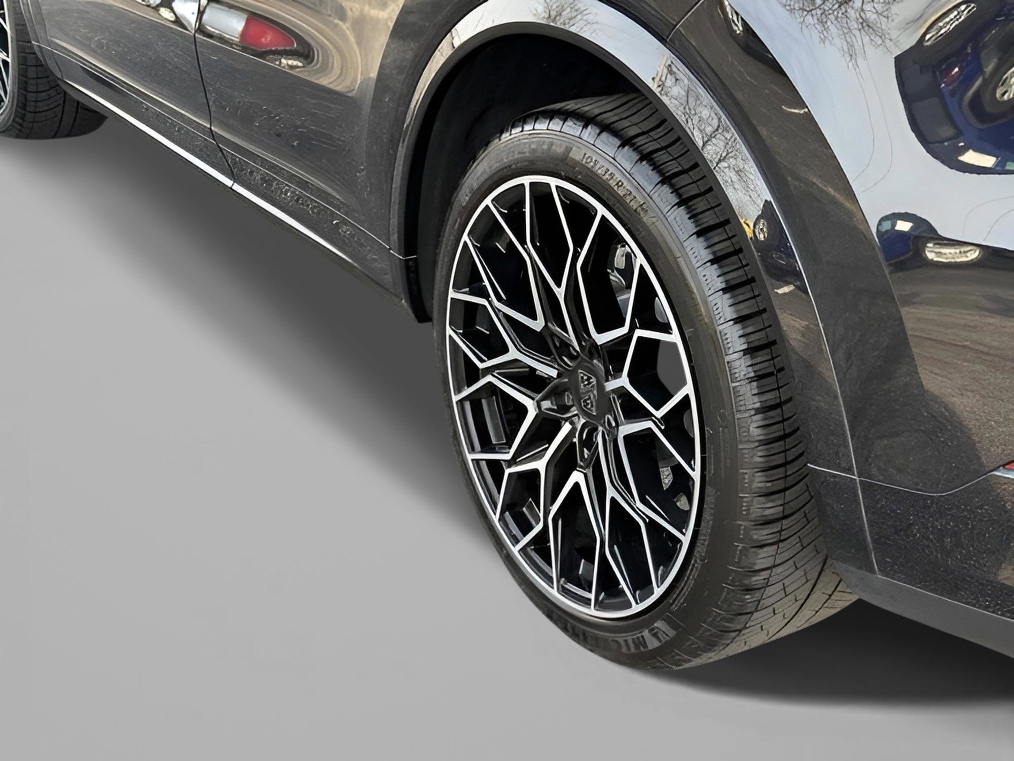 Used 2020 Porsche Cayenne Turbo AWD/4WD image 31