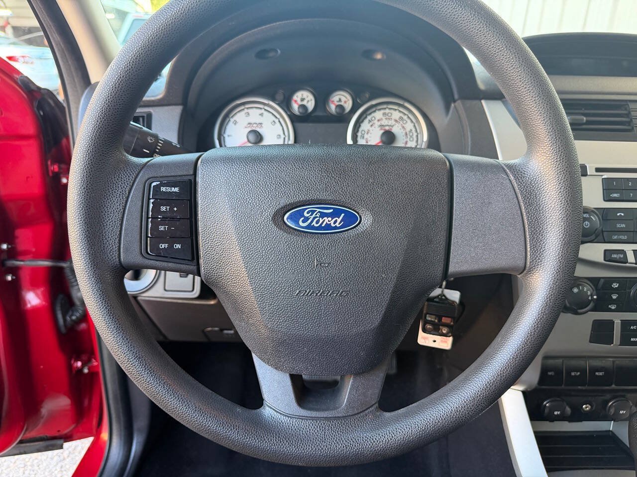 Used 2009 Ford Focus SE FWD image 21