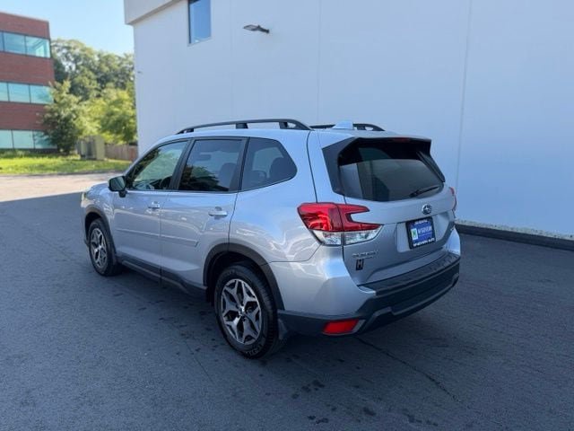 Used 2023 Subaru Forester Premium AWD/4WD image 9