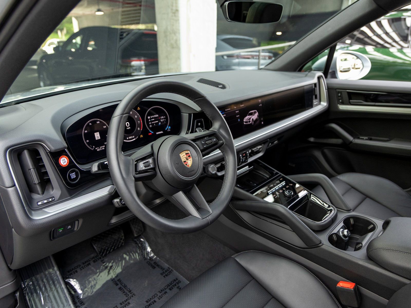 Certified 2025 Porsche Cayenne image 4