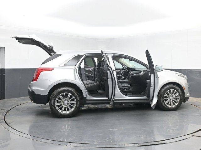 Used 2017 Cadillac XT5 Luxury w/ Driver Awareness Package AWD/4WD image 56
