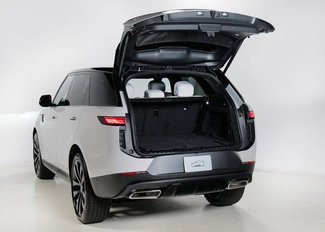 New 2025 Land Rover Range Rover Sport SE image 29
