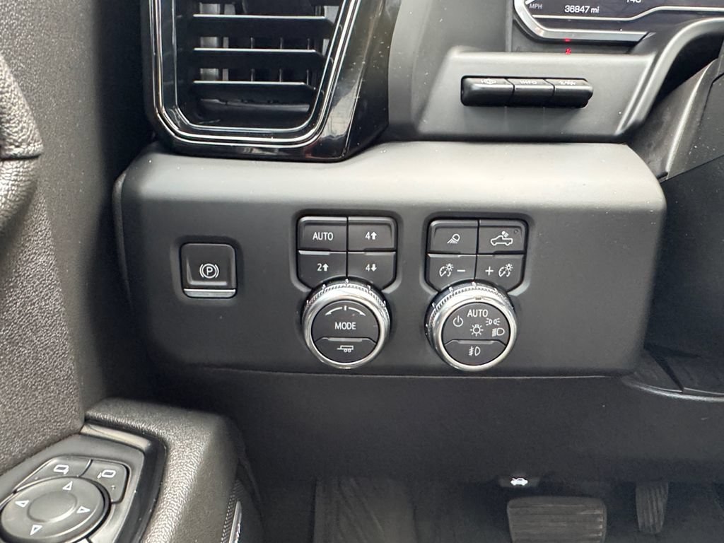 Used 2023 GMC Sierra 1500 AT4 w/ AT4 Premium Package AWD/4WD image 15