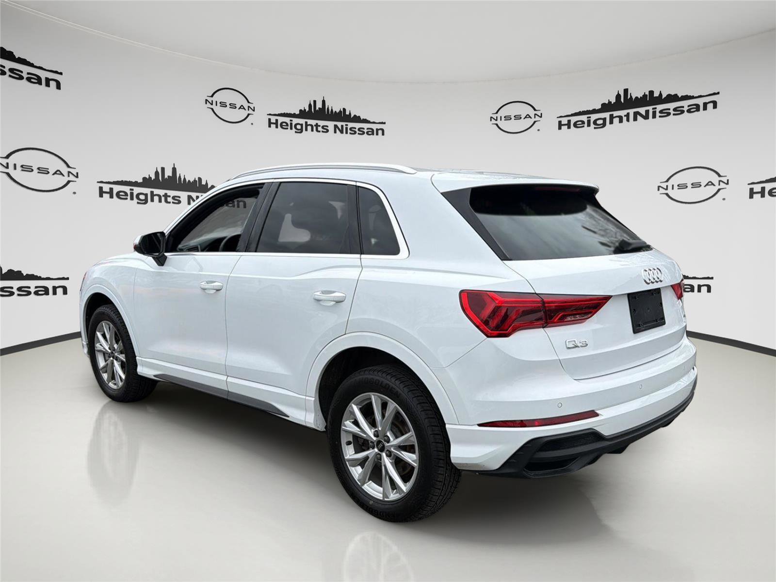 Used 2025 Audi Q3 2.0T Premium image 3