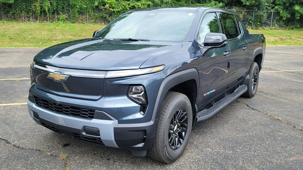 New 2026 Chevrolet Silverado EV LT image 3