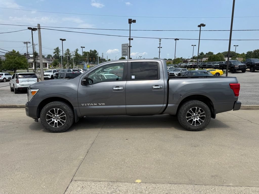 Used 2020 Nissan Titan SV AWD/4WD image 9