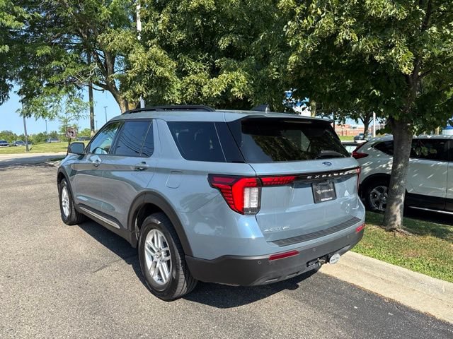 Used 2025 Ford Explorer Active AWD/4WD image 5