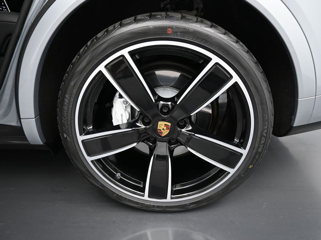 Used 2022 Porsche Cayenne Turbo image 22