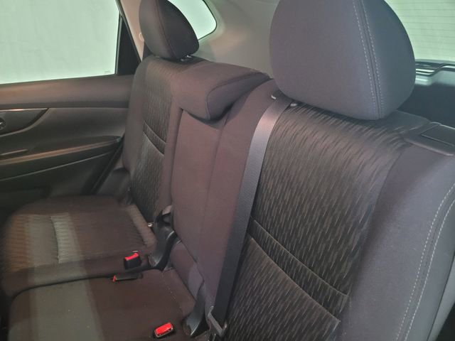 Used 2017 Nissan Rogue SV image 54