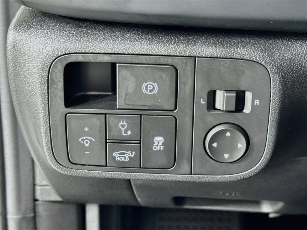 Used 2023 Hyundai Ioniq 6 SEL AWD/4WD image 17