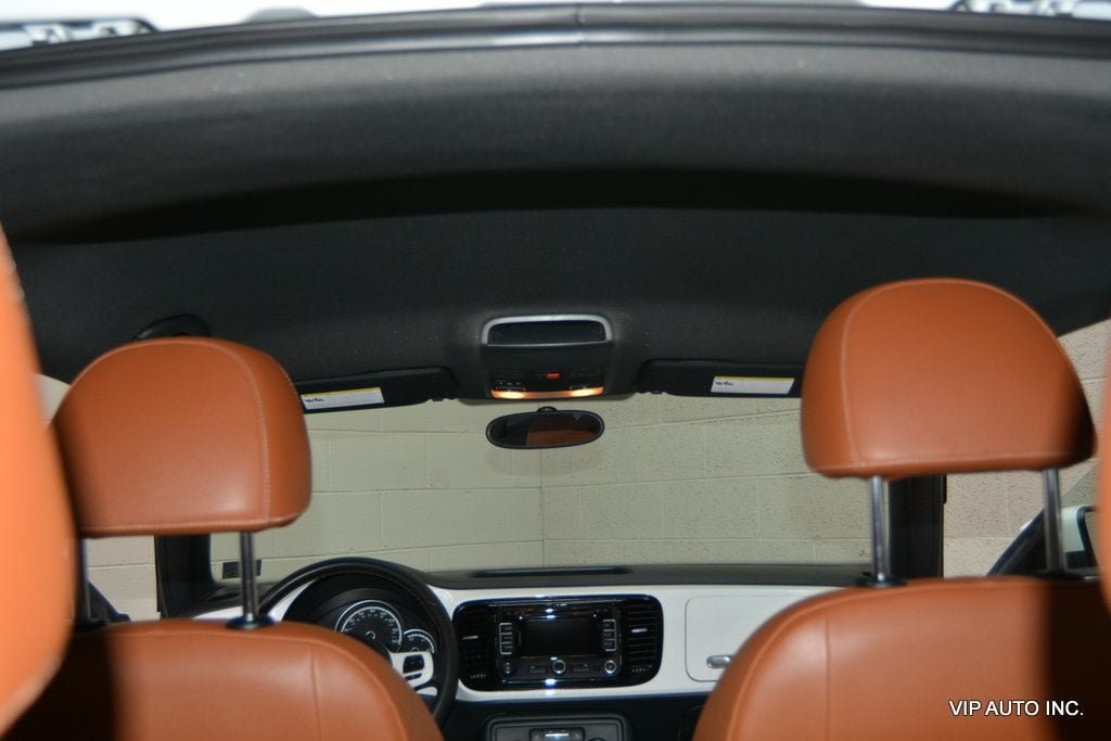 Used 2015 Volkswagen Beetle 1.8T Classic FWD image 11