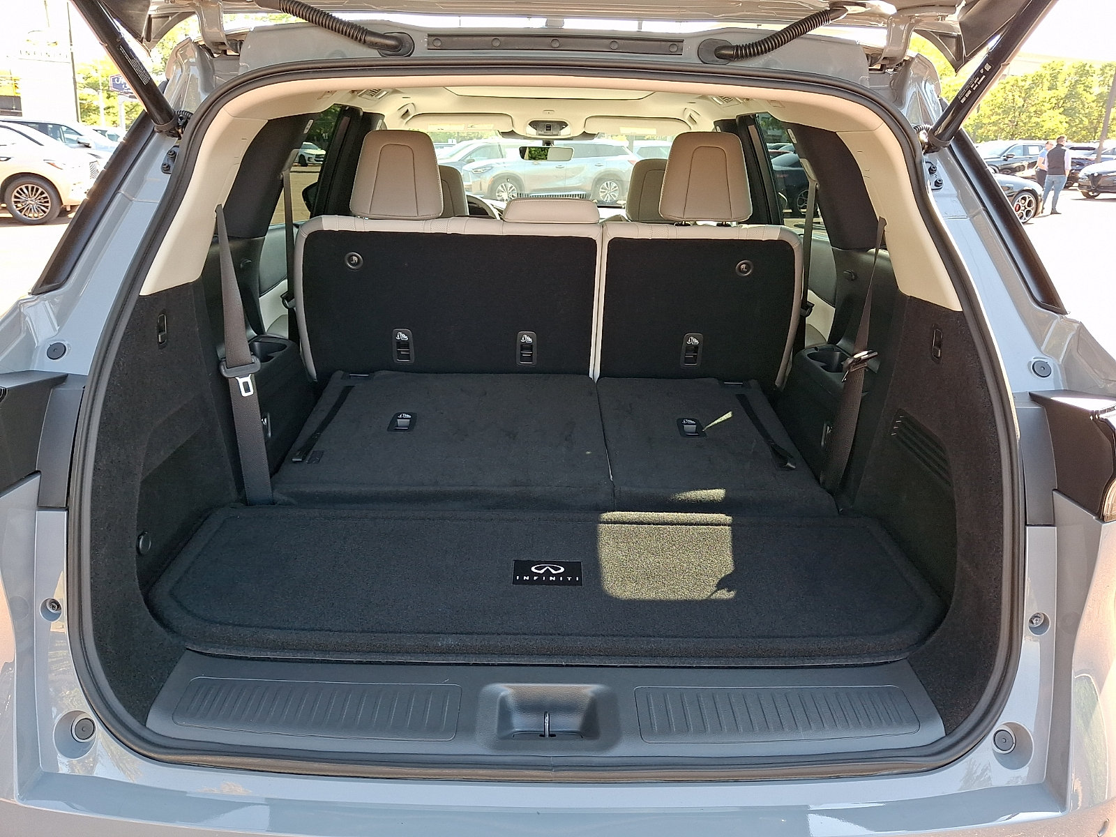 Certified 2026 INFINITI QX60 Luxe w/ Cargo Package AWD/4WD image 28