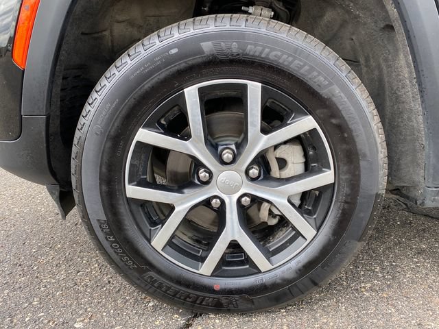 Used 2024 Jeep Grand Cherokee Limited AWD/4WD image 23
