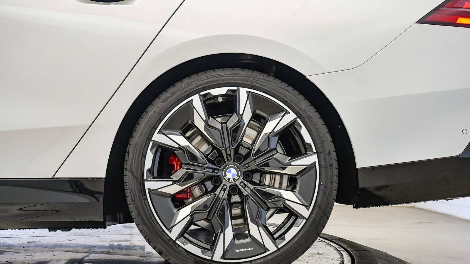 New 2026 BMW 550e xDrive image 12