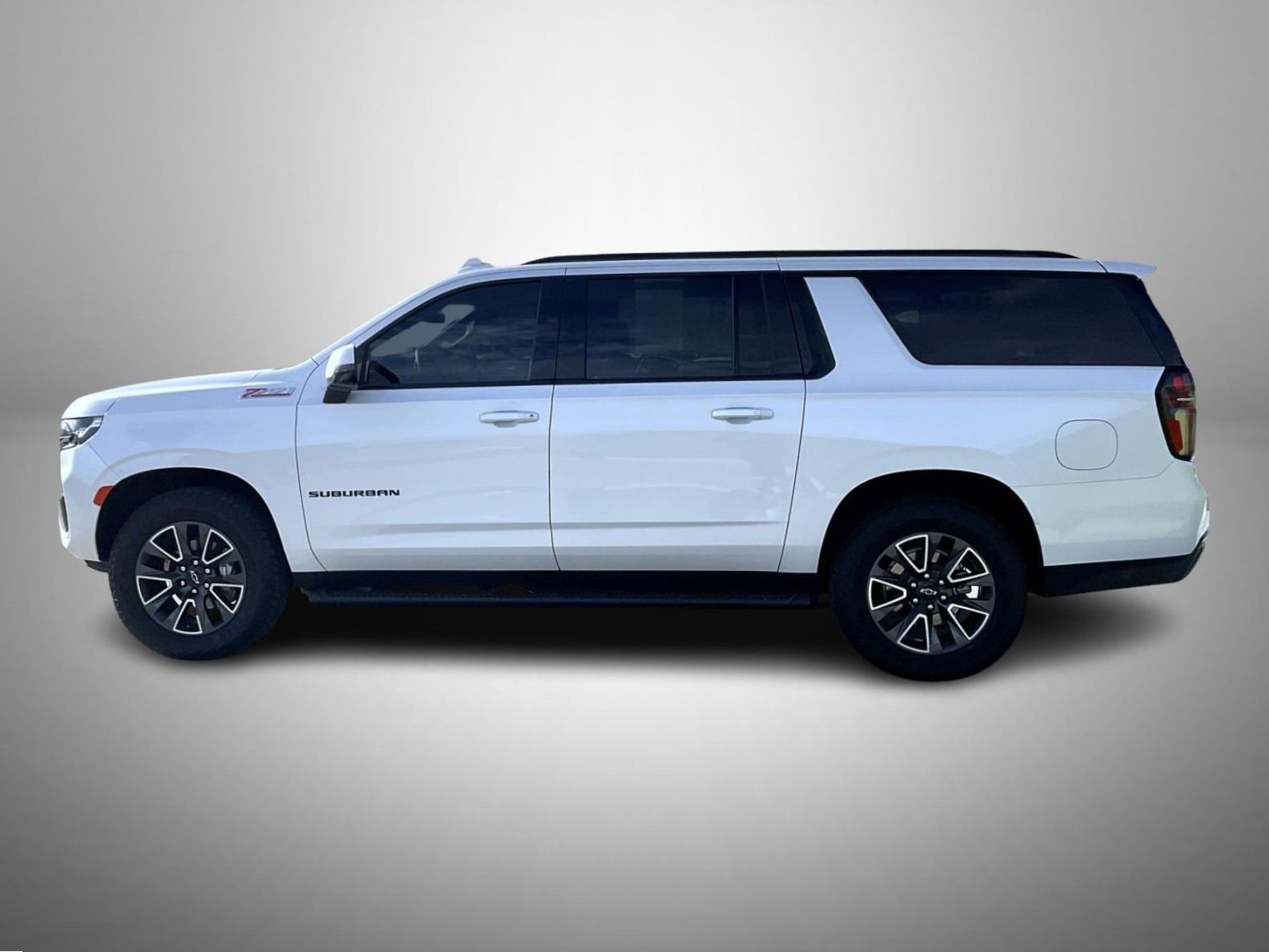 Used 2023 Chevrolet Suburban Z71 w/ Luxury Package AWD/4WD image 8