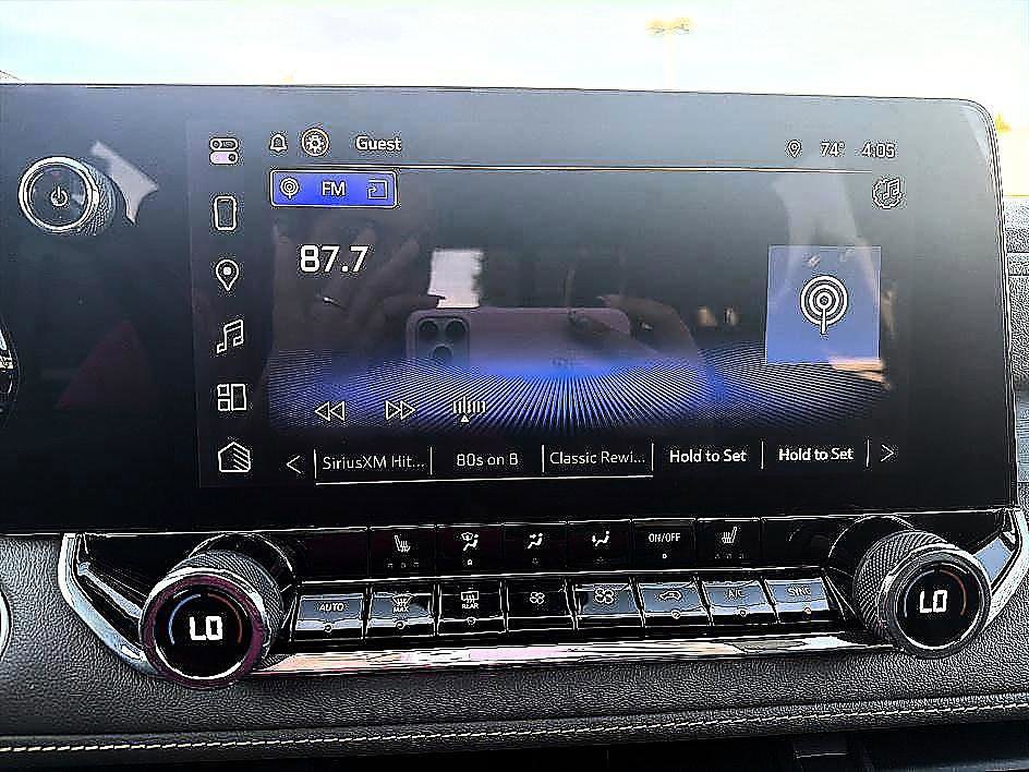 Used 2024 Chevrolet Colorado ZR2 w/ Technology Package image 17