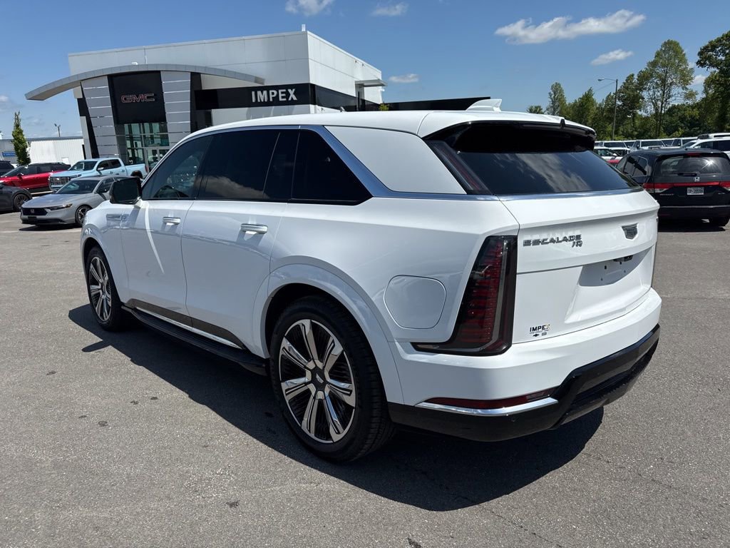 Used 2025 Cadillac Escalade IQ Luxury 2 AWD/4WD image 3