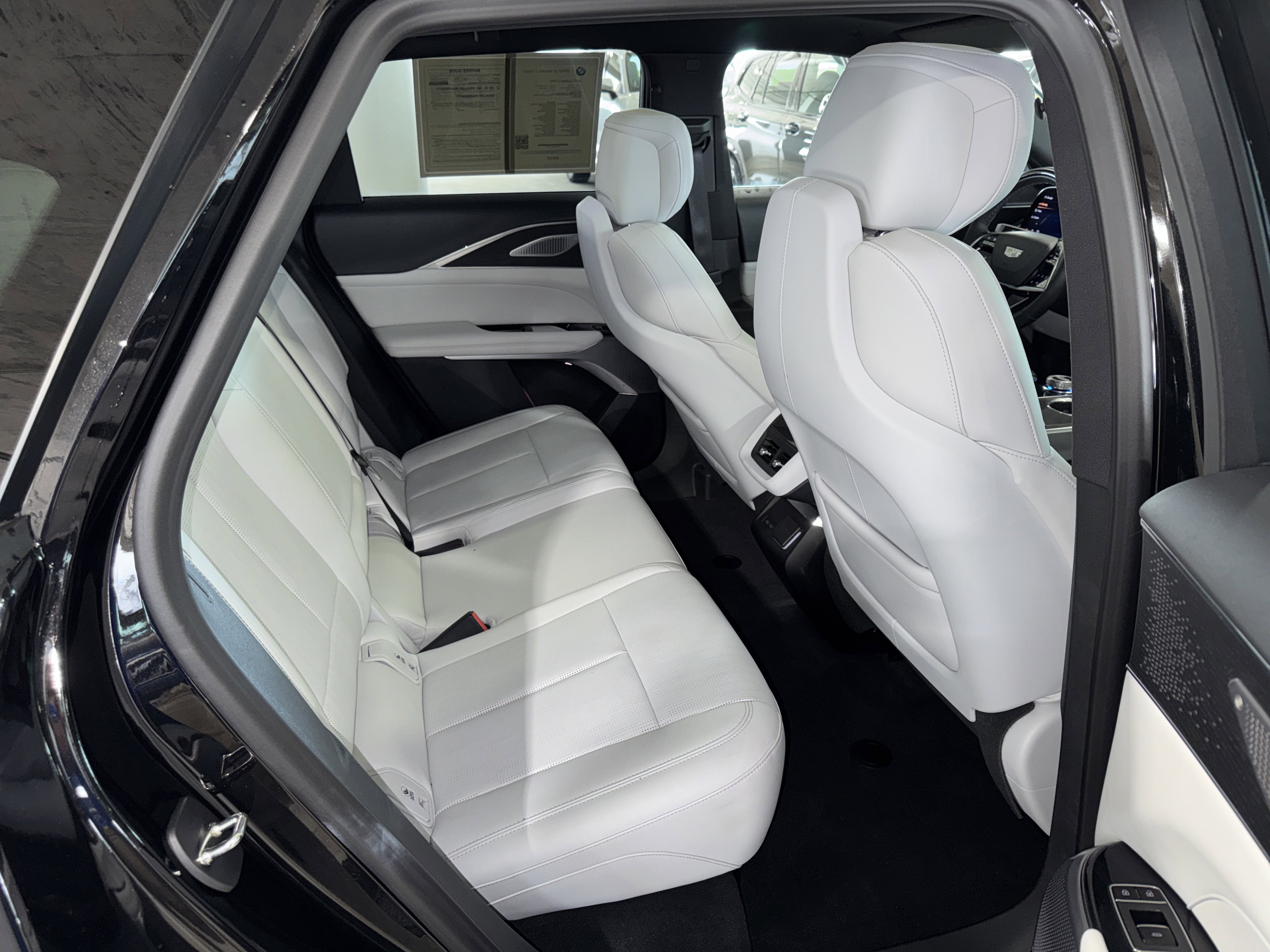 Used 2023 Cadillac Lyriq 2WD image 12