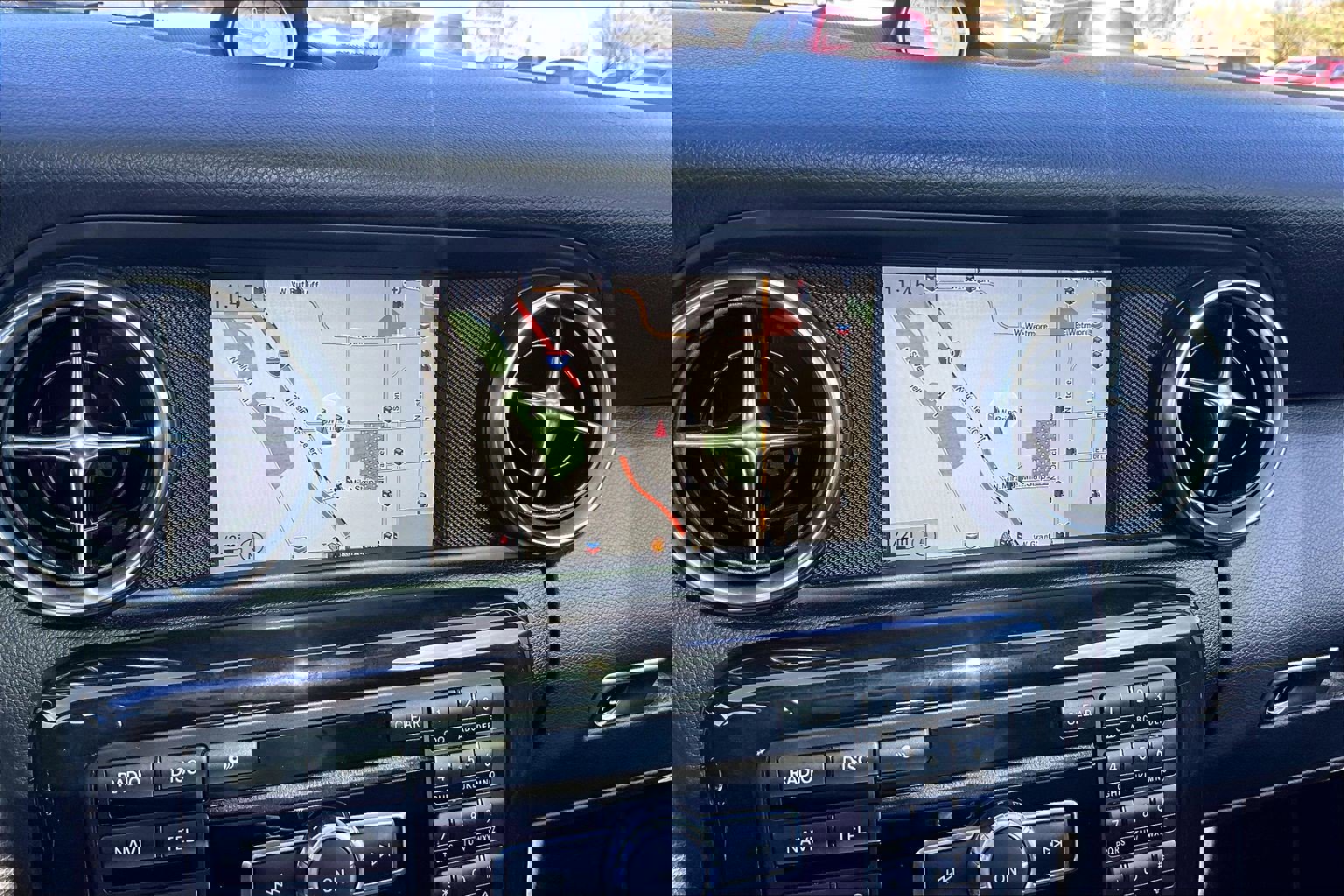 Used 2014 Mercedes-Benz SLK 350 image 17