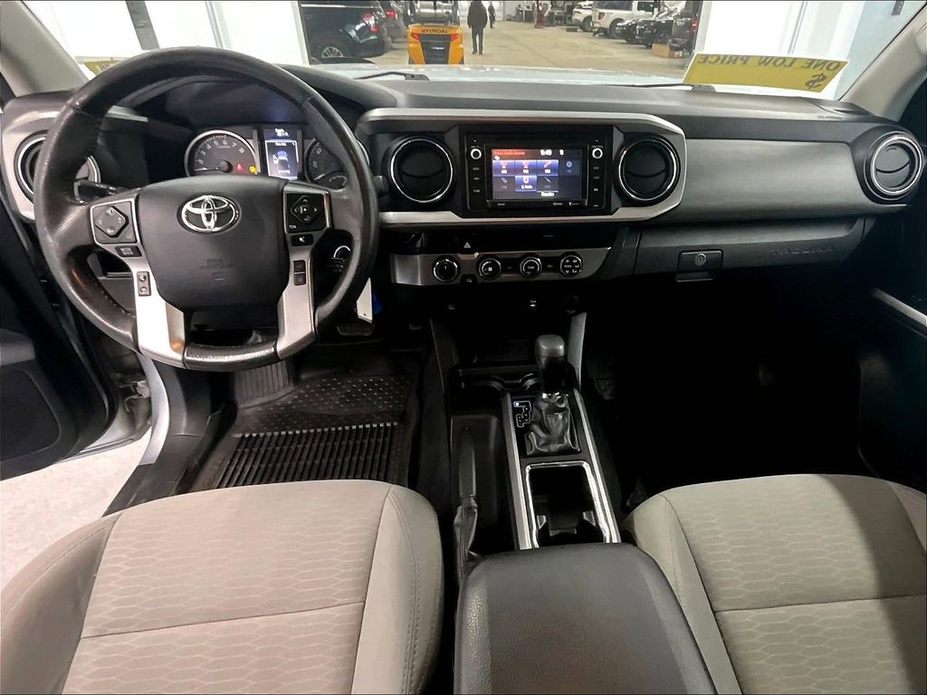 Used 2018 Toyota Tacoma SR5 image 21