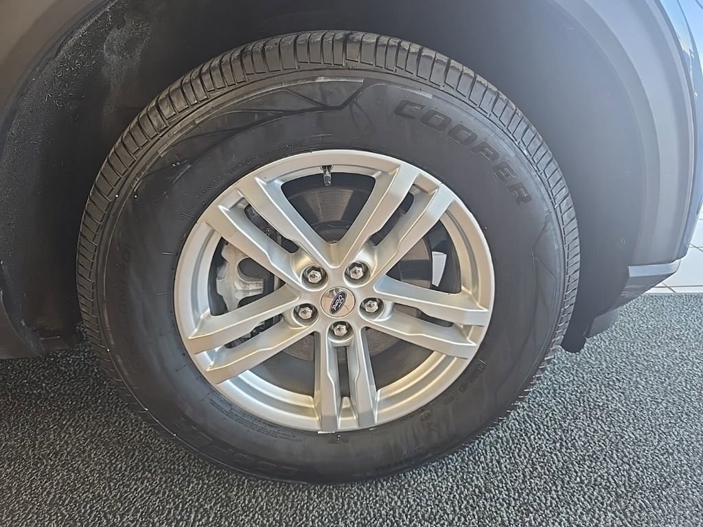 Used 2020 Ford Explorer XLT w/ Equipment Group 202A image 38