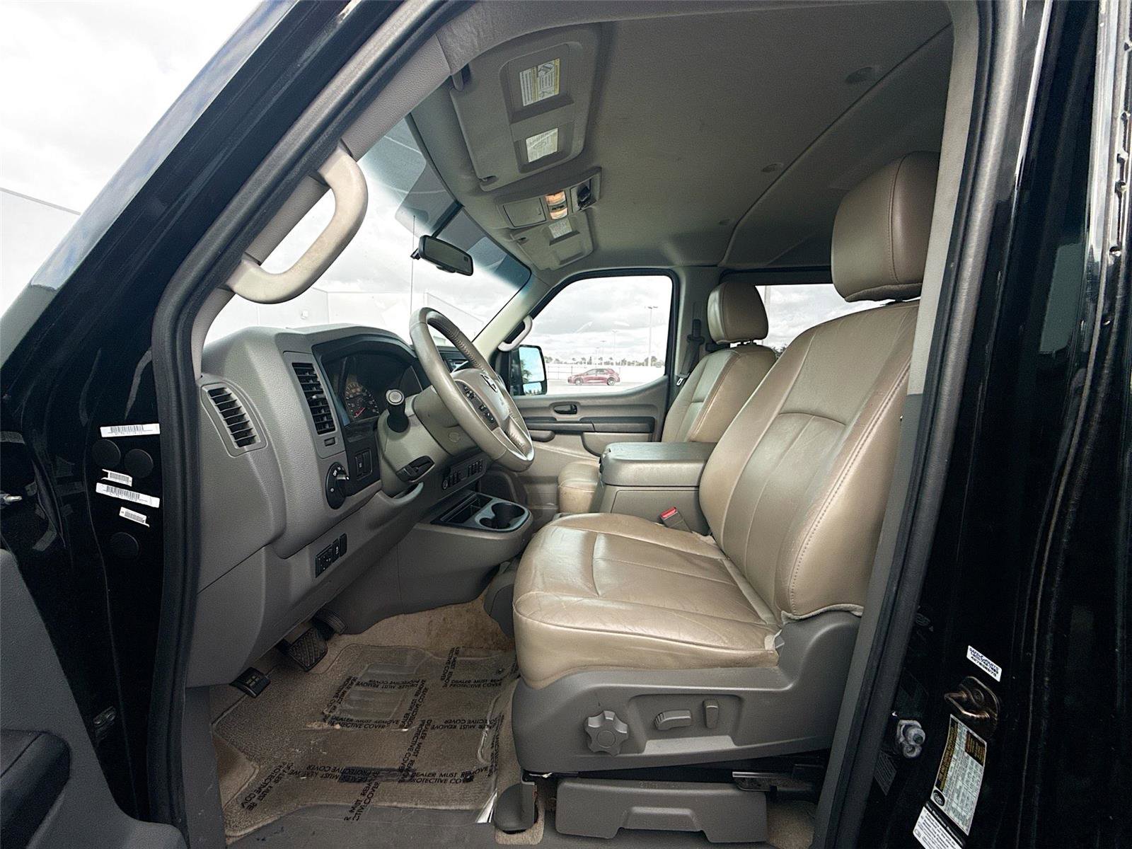 Used 2015 Nissan NV 3500 SL w/ Technology Package image 2