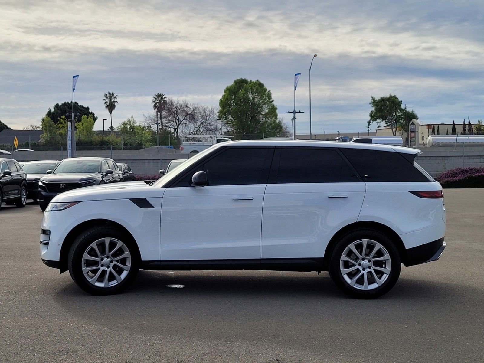 Used 2024 Land Rover Range Rover Sport SE image 8