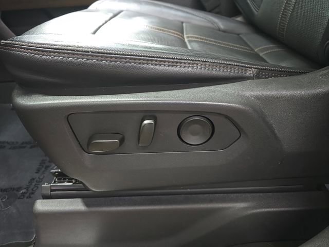 Used 2024 Chevrolet Silverado 1500 High Country w/ Technology Package AWD/4WD image 31