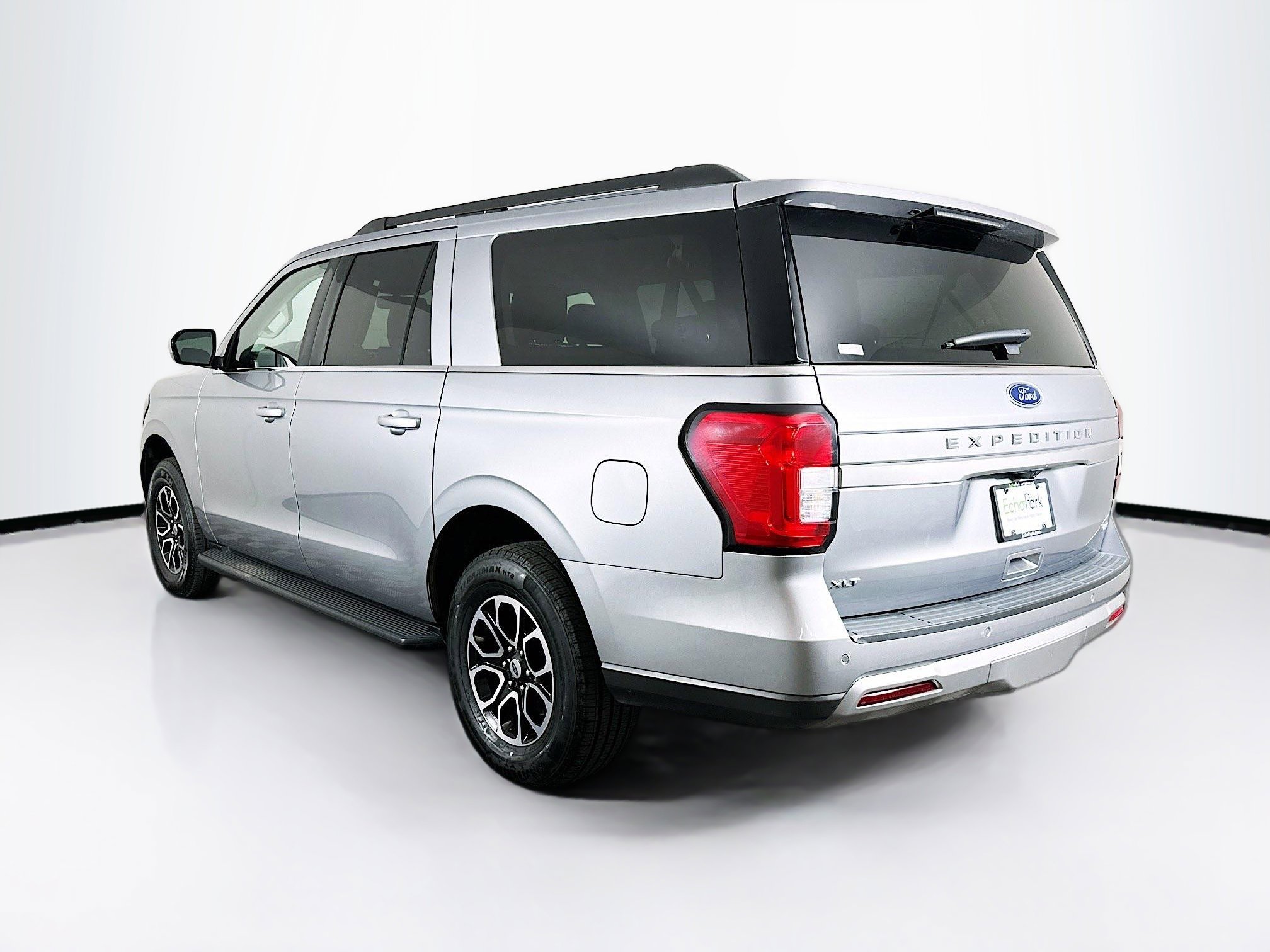 Used 2024 Ford Expedition Max XLT image 5