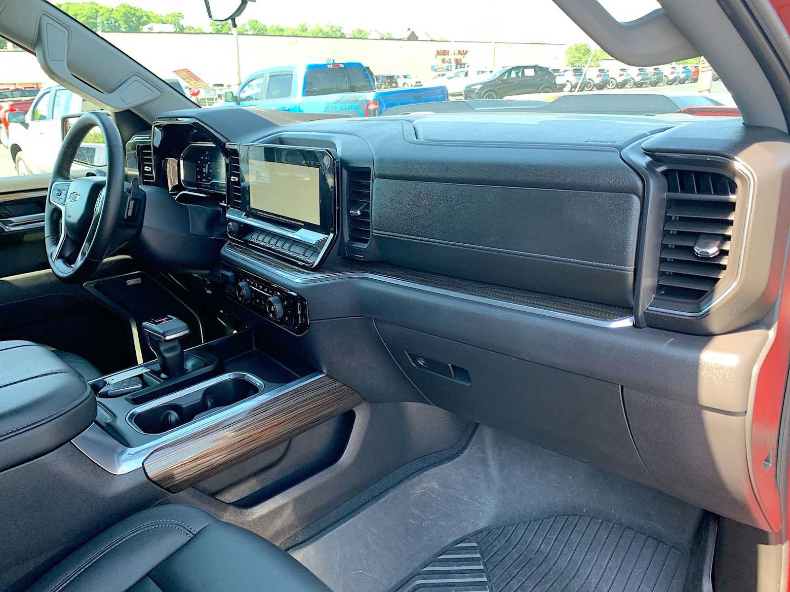 Certified 2024 Chevrolet Silverado 1500 LT Trail Boss w/ Convenience Package II AWD/4WD image 28