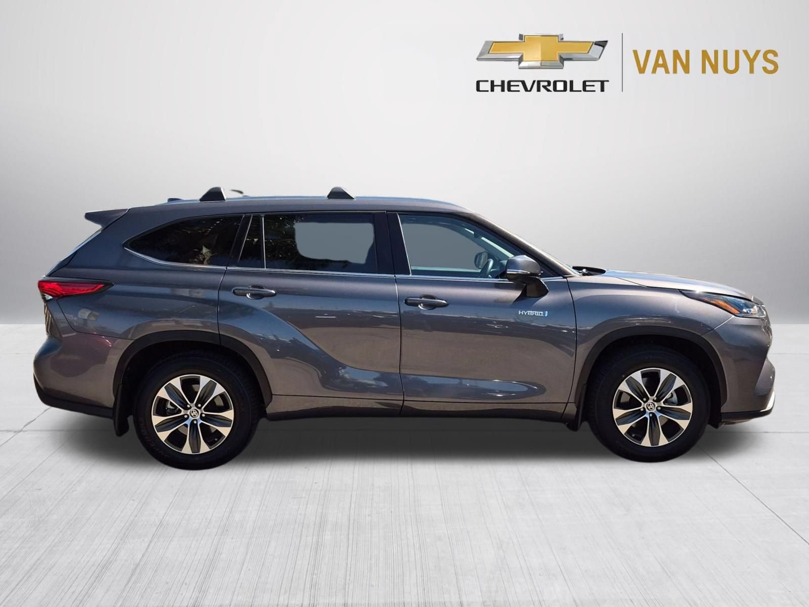 Used 2021 Toyota Highlander XLE FWD image 4
