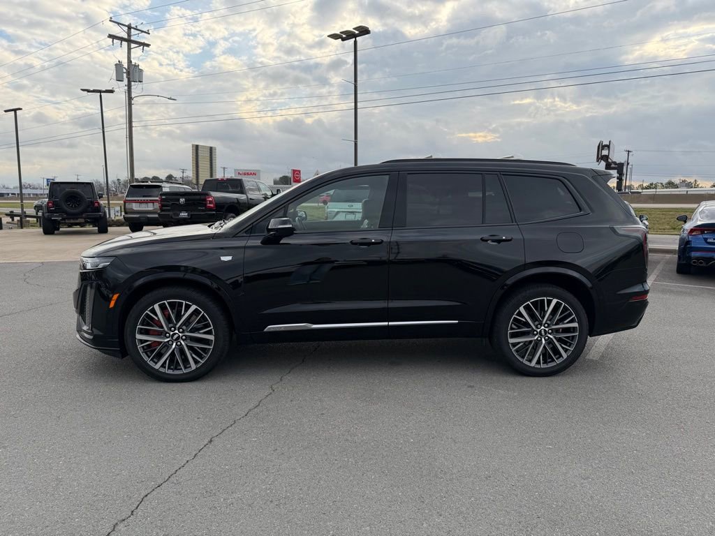 Used 2025 Cadillac XT6 Sport w/ Technology Package image 4