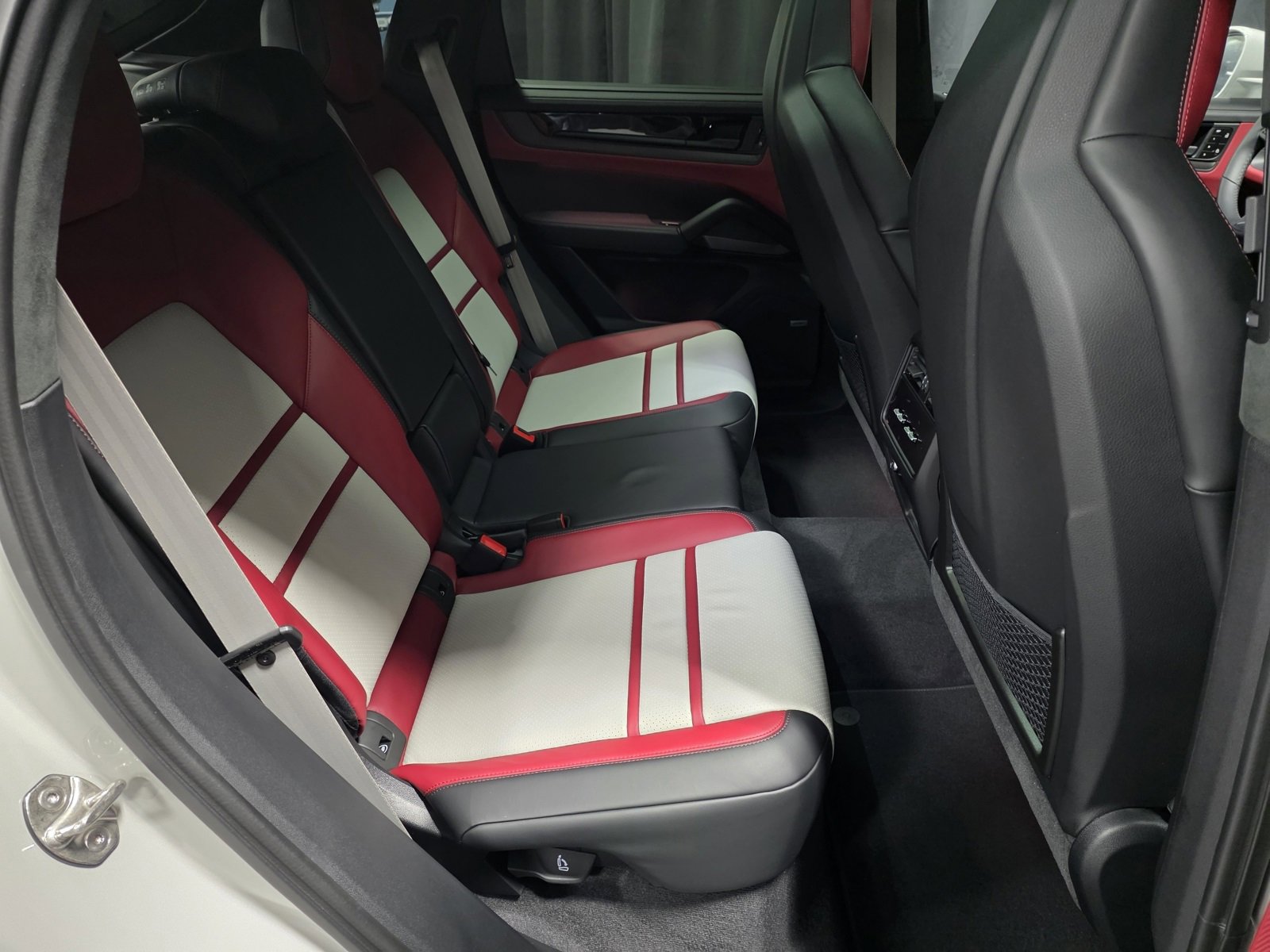 New 2026 Porsche Cayenne GTS image 18