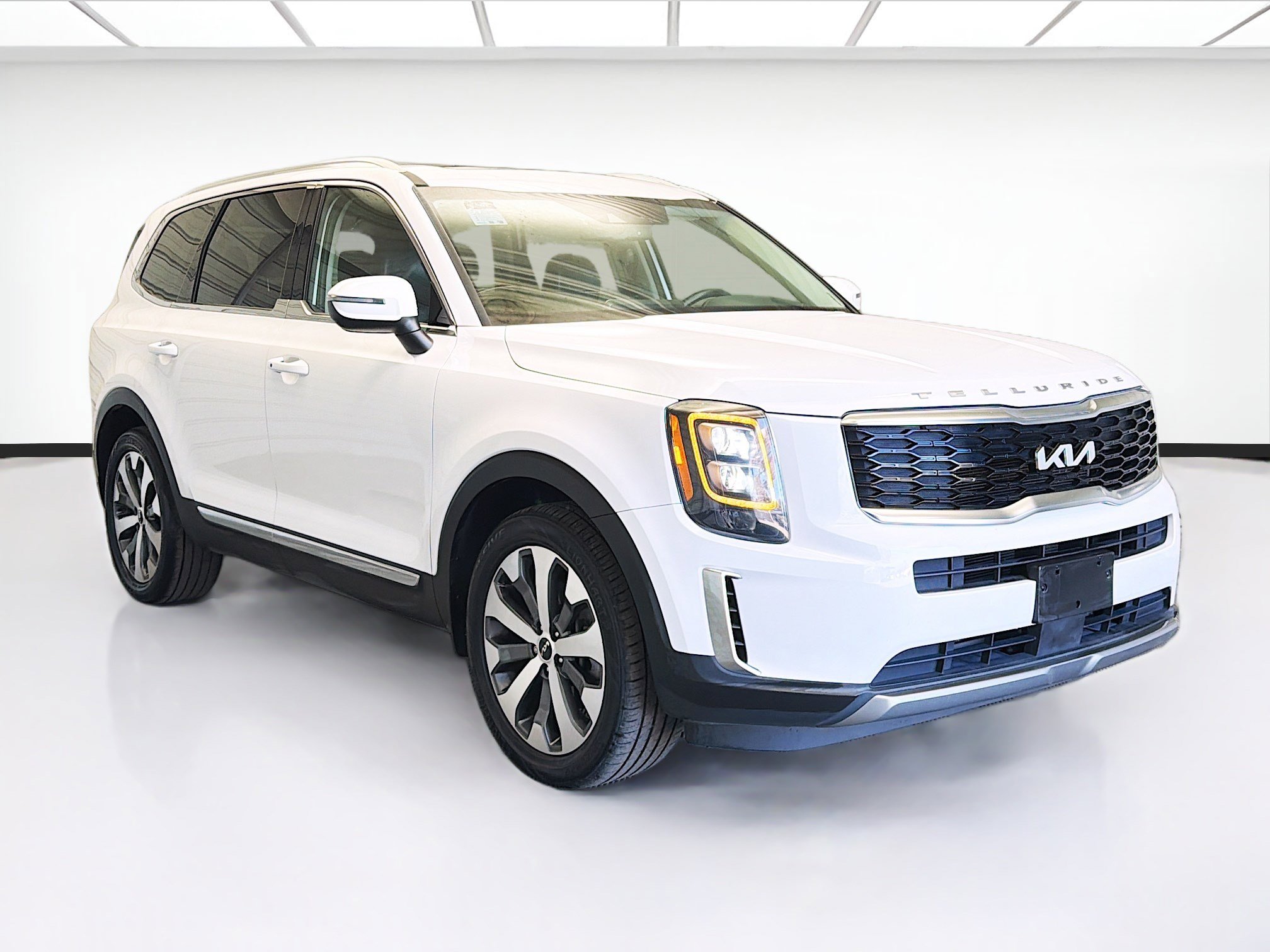 Used 2022 Kia Telluride EX w/ EX Premium Package image 3