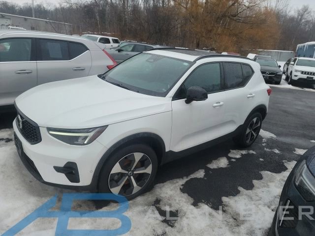 Used 2024 Volvo XC40 B5 Plus