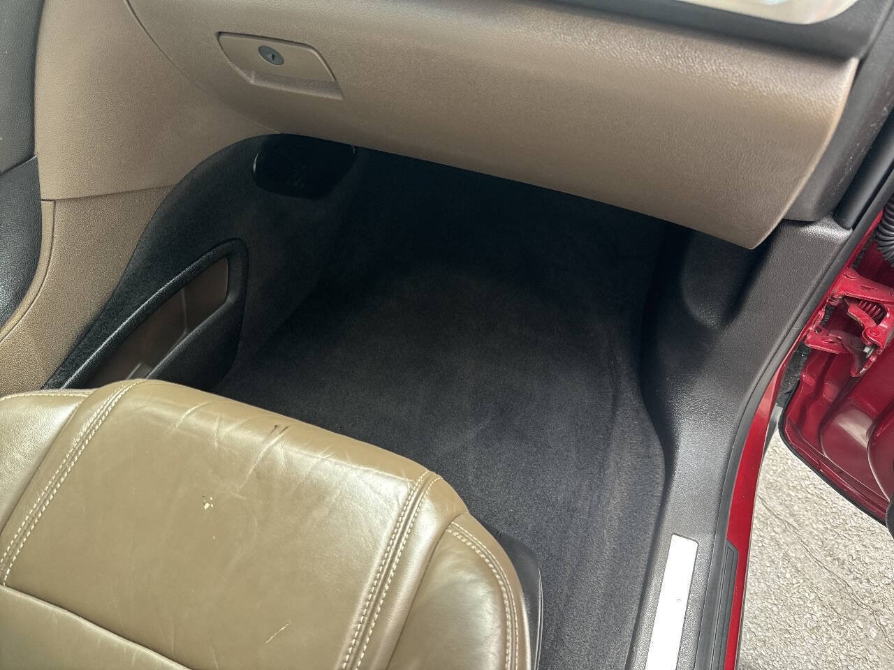 Used 2013 GMC Acadia SLT AWD/4WD image 16