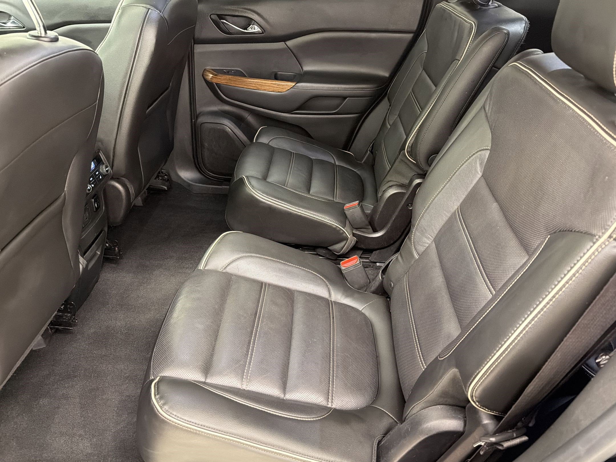 Used 2017 GMC Acadia Denali w/ Technology Package FWD image 15