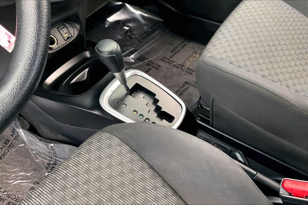 Used 2016 Toyota Yaris L image 17