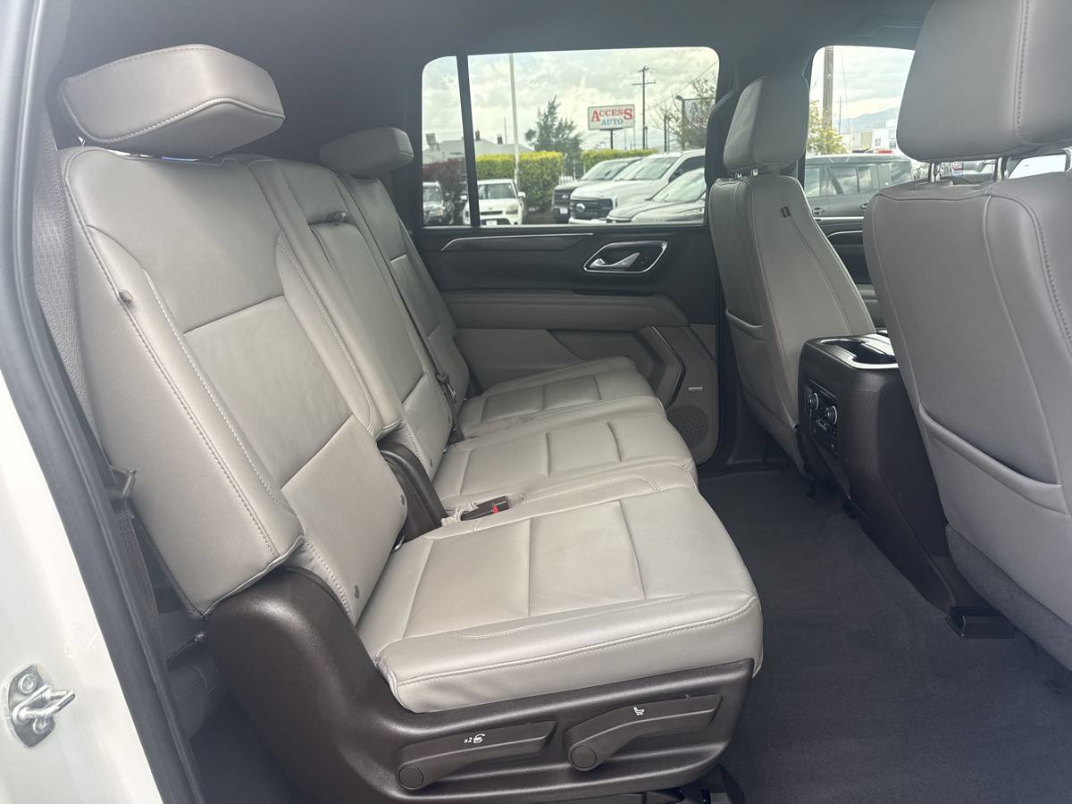 Used 2022 Chevrolet Suburban Z71 w/ Luxury Package AWD/4WD image 25