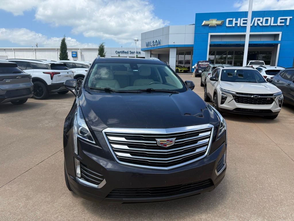 Used 2017 Cadillac XT5 Luxury w/ Driver Awareness Package FWD image 2