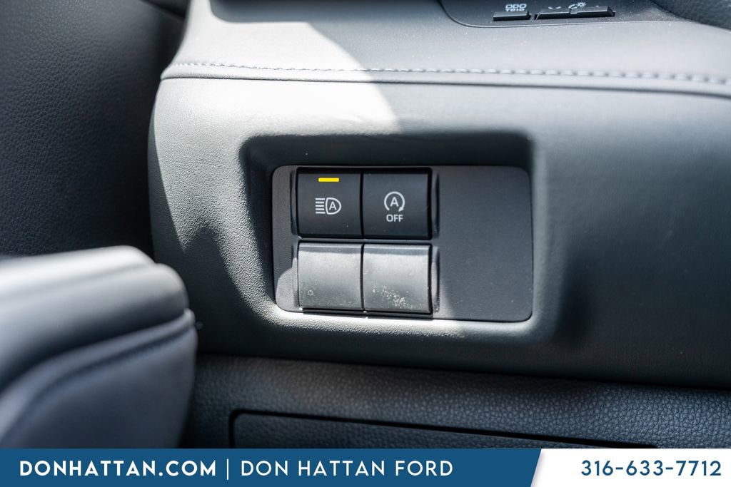 Used 2023 Toyota Highlander L FWD image 15