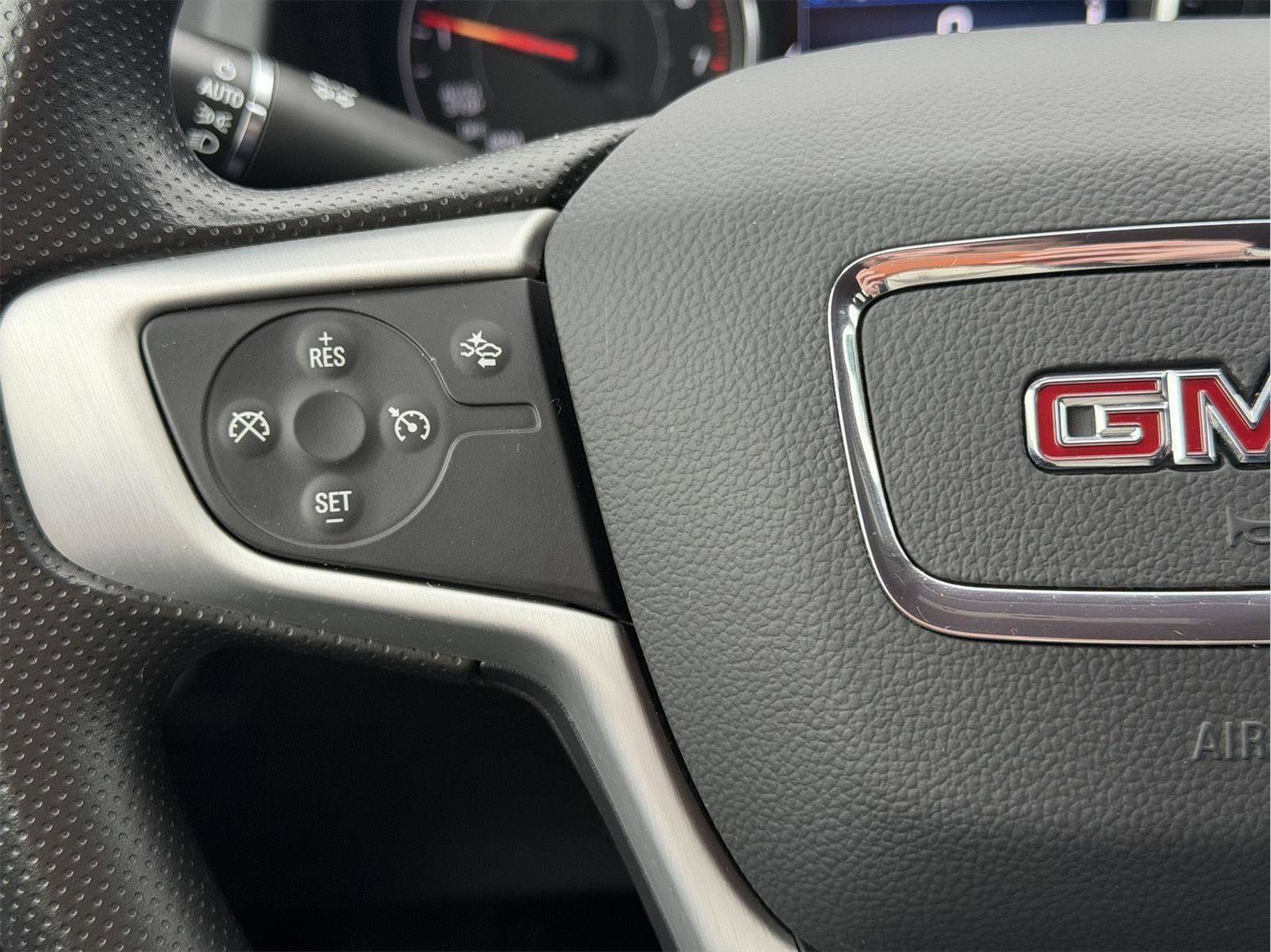 Certified 2023 GMC Acadia SLE w/ Driver Convenience Package image 17