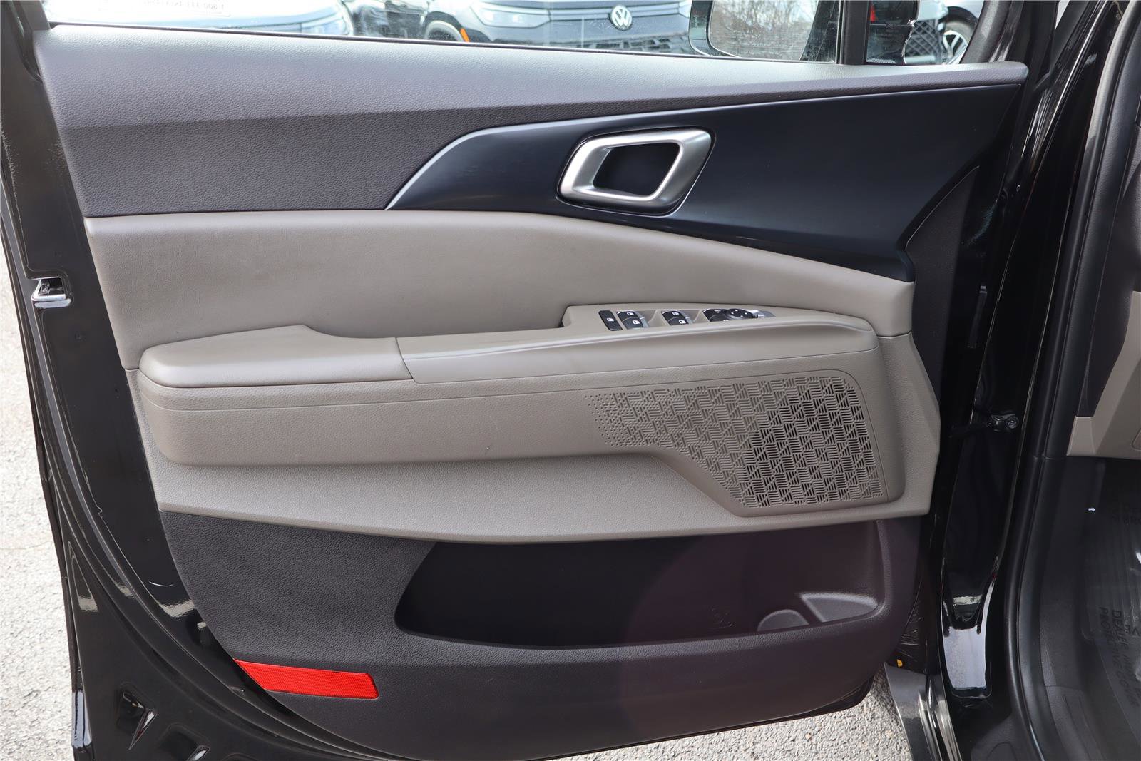 Certified 2025 Kia Carnival image 12