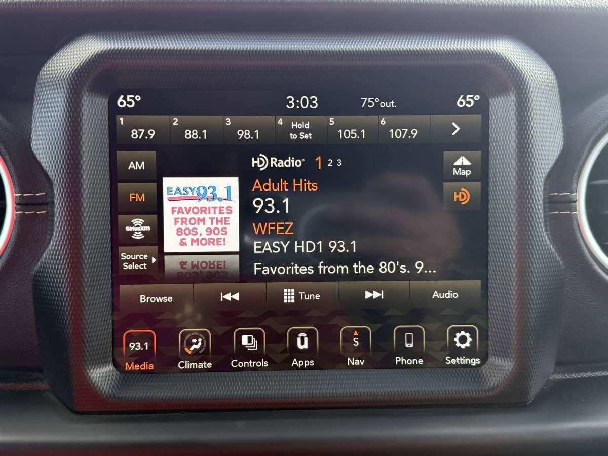 Used 2022 Jeep Wrangler Unlimited Sahara 4xe image 34