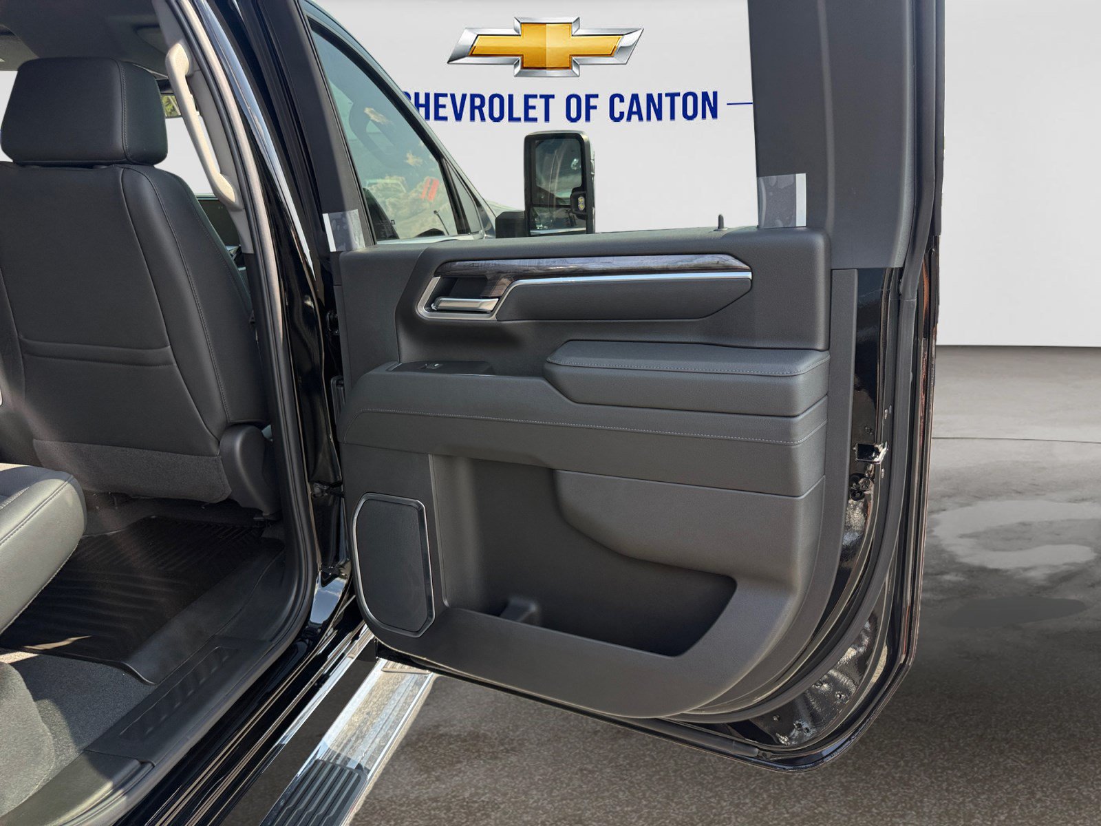 New 2026 Chevrolet Silverado 3500 LTZ w/ LTZ Convenience Package AWD/4WD image 16