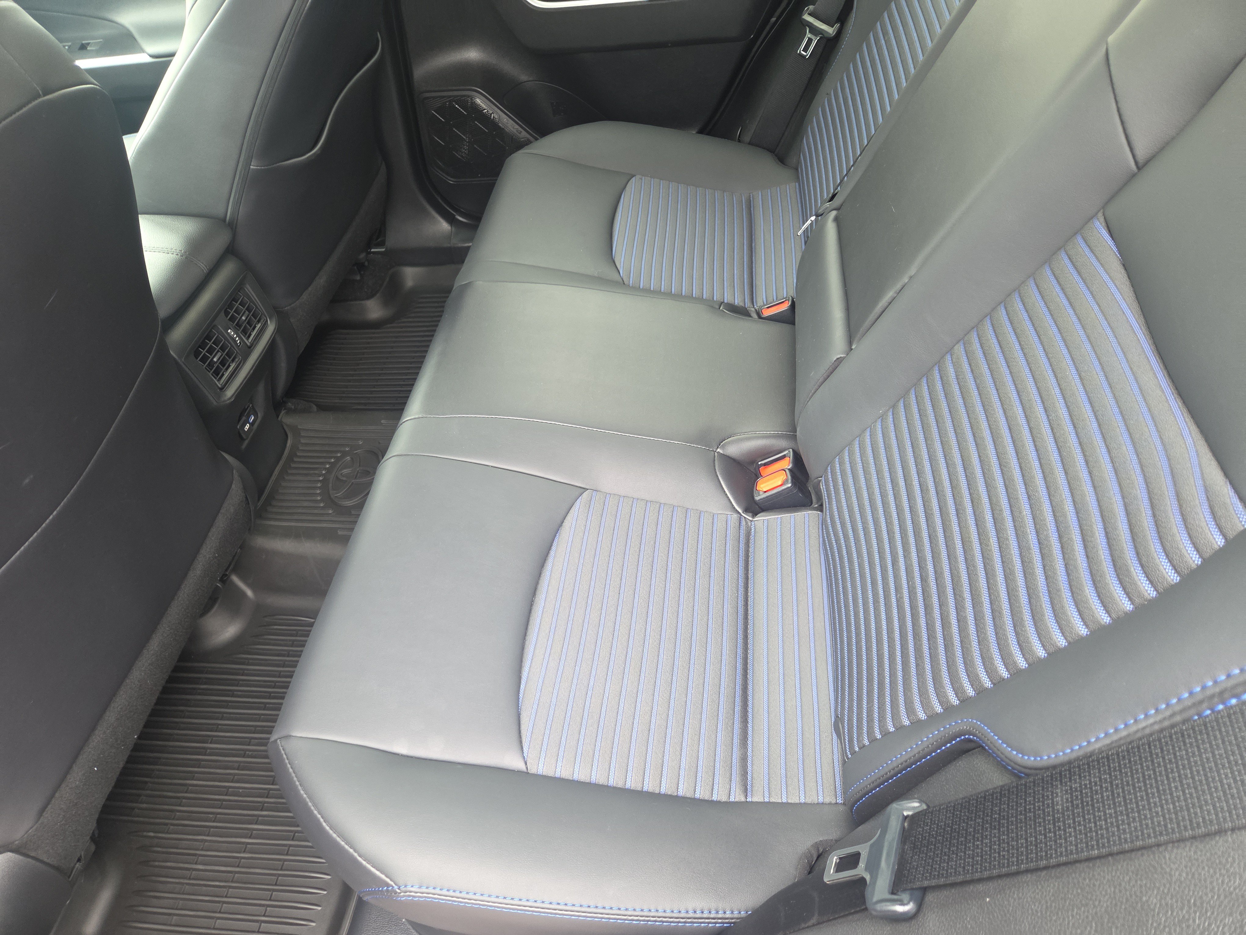 Certified 2022 Toyota RAV4 XSE AWD/4WD image 19