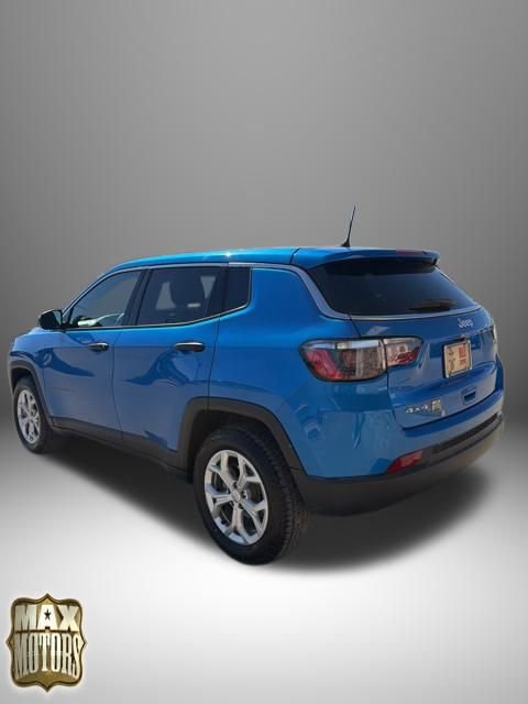 Used 2024 Jeep Compass Sport image 9
