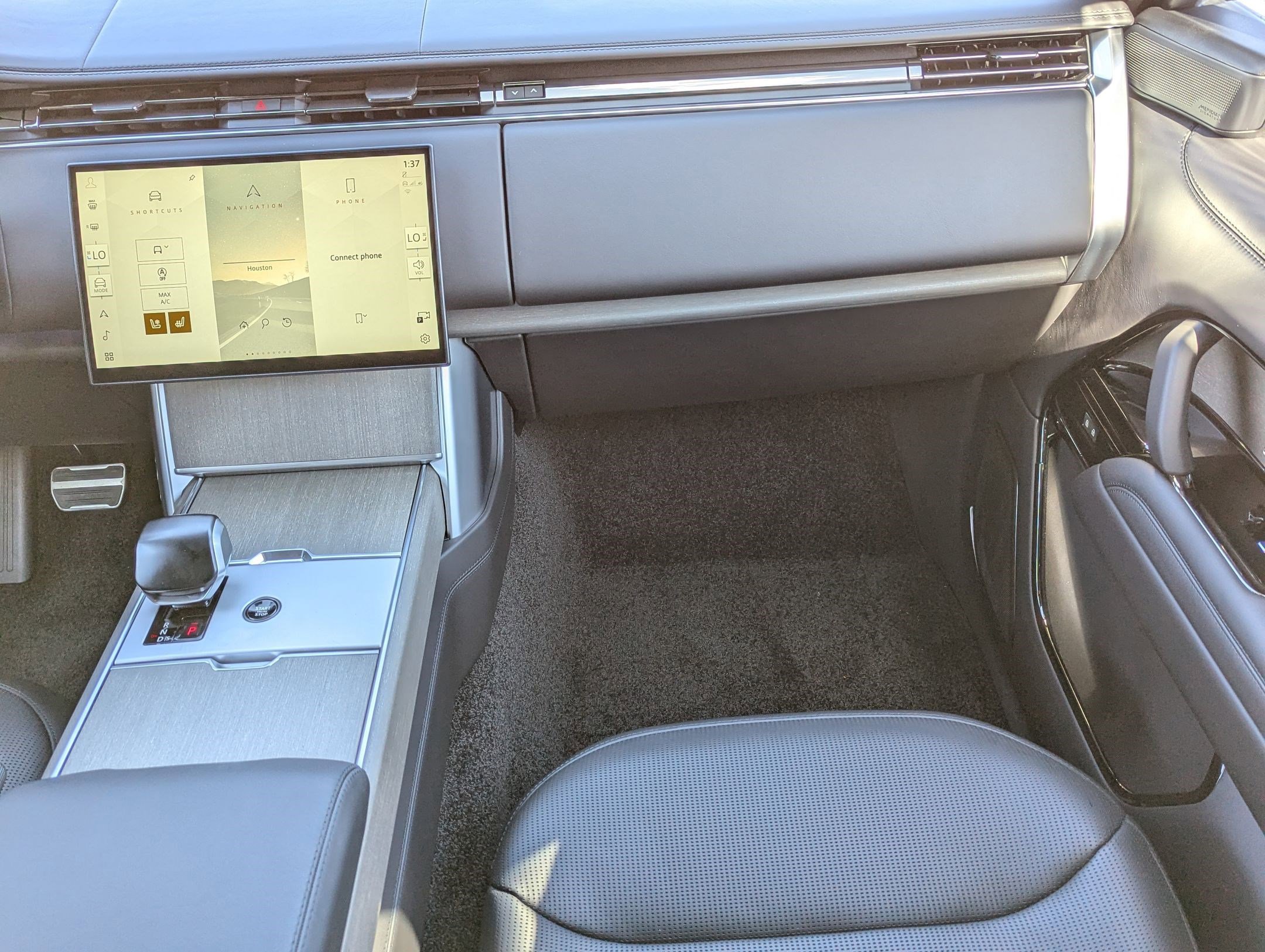 New 2026 Land Rover Range Rover SV image 23