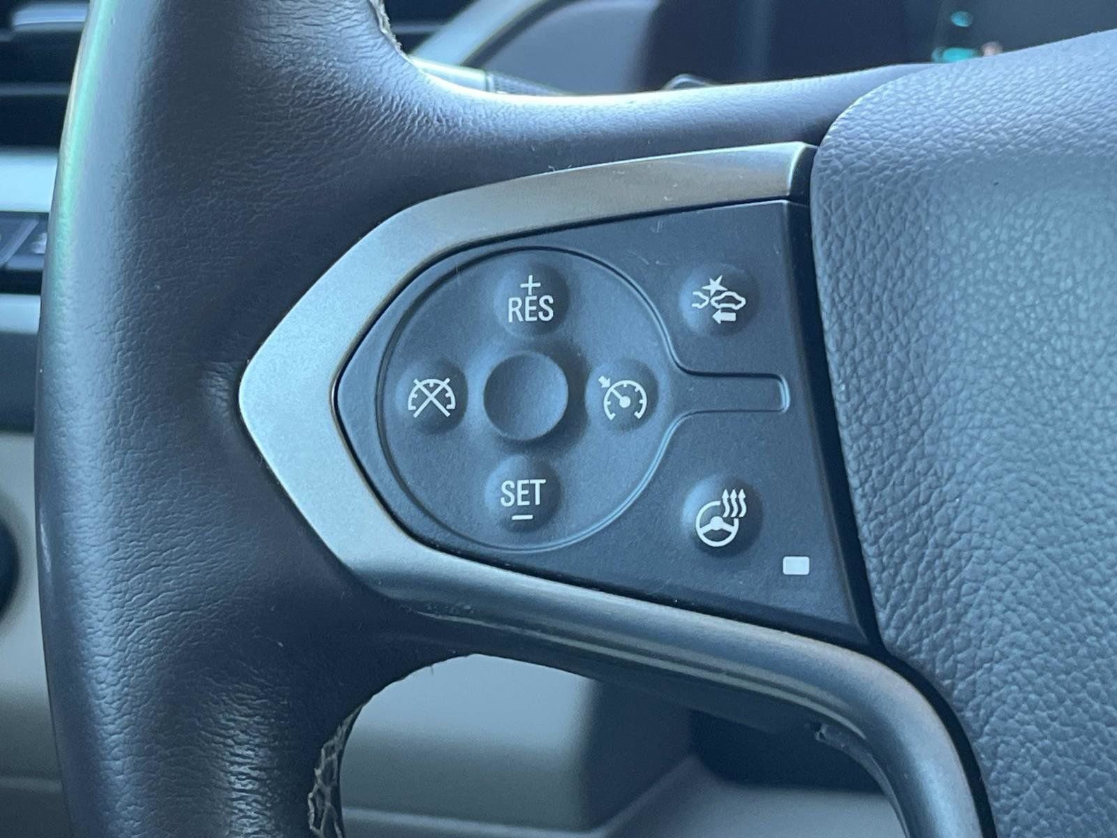 Used 2018 Chevrolet Suburban Premier image 31